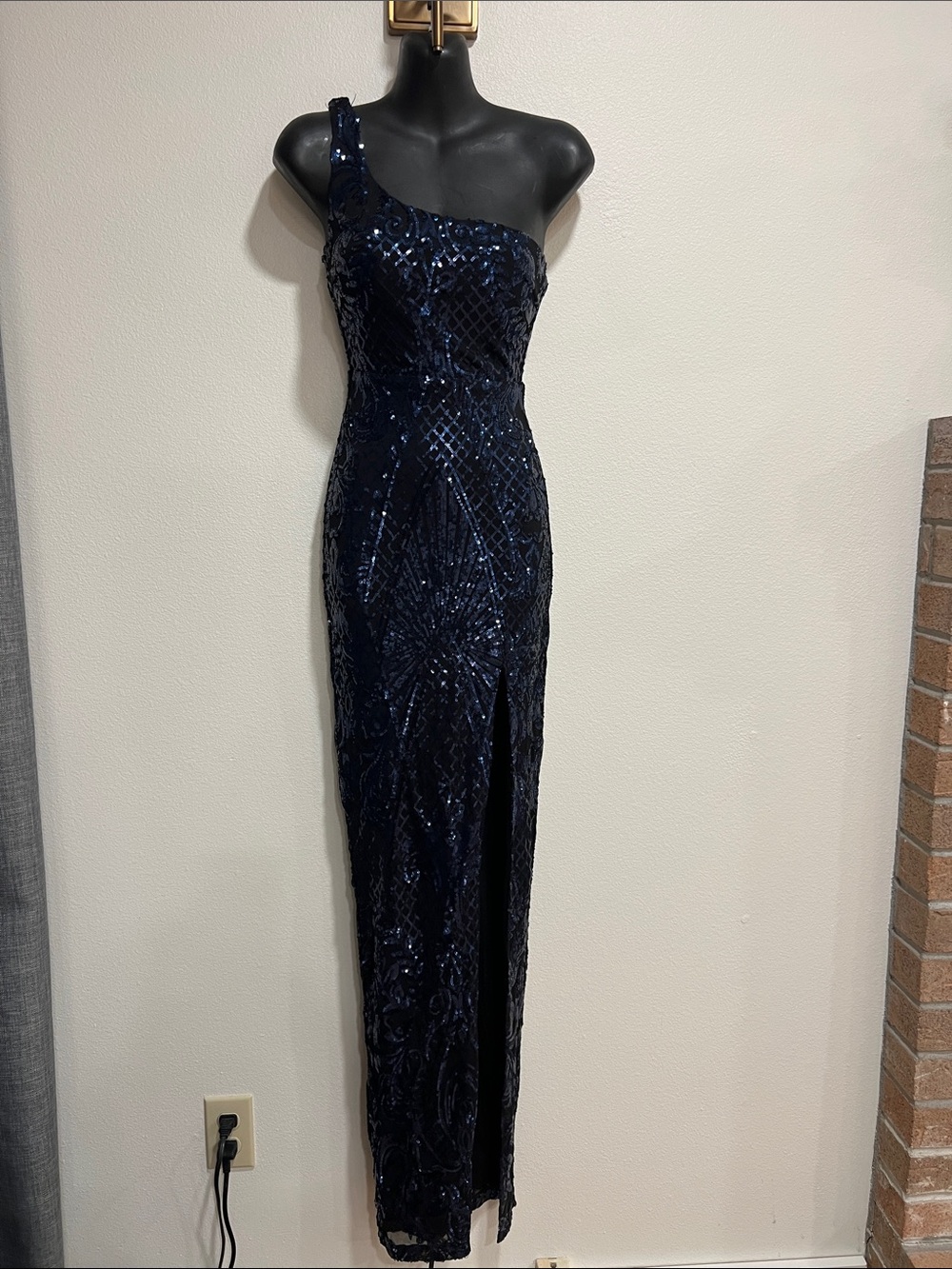 Windsor Eris formal sequin scroll dress